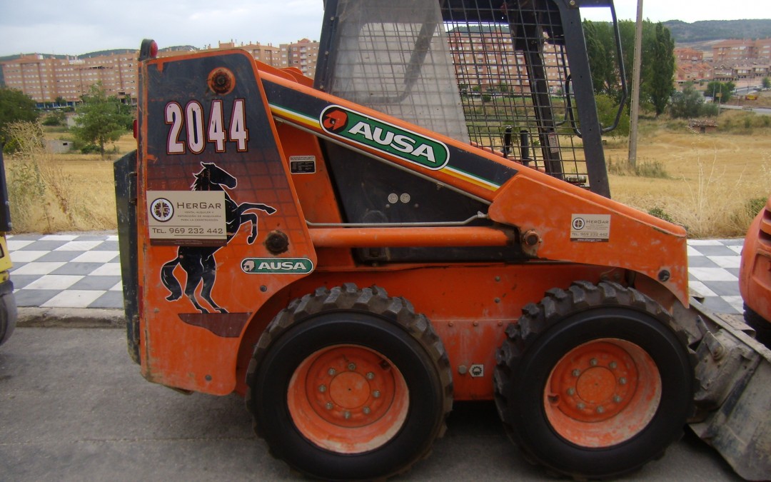 Minicargadora-Ausa-Mustang